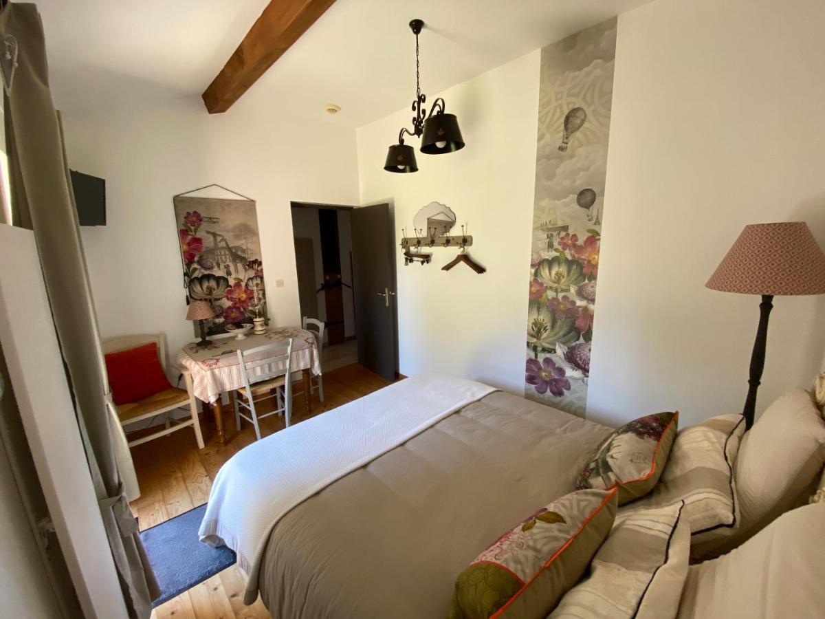 Bed and Breakfast Au Mas Retz De Jade Chauvé Esterno foto