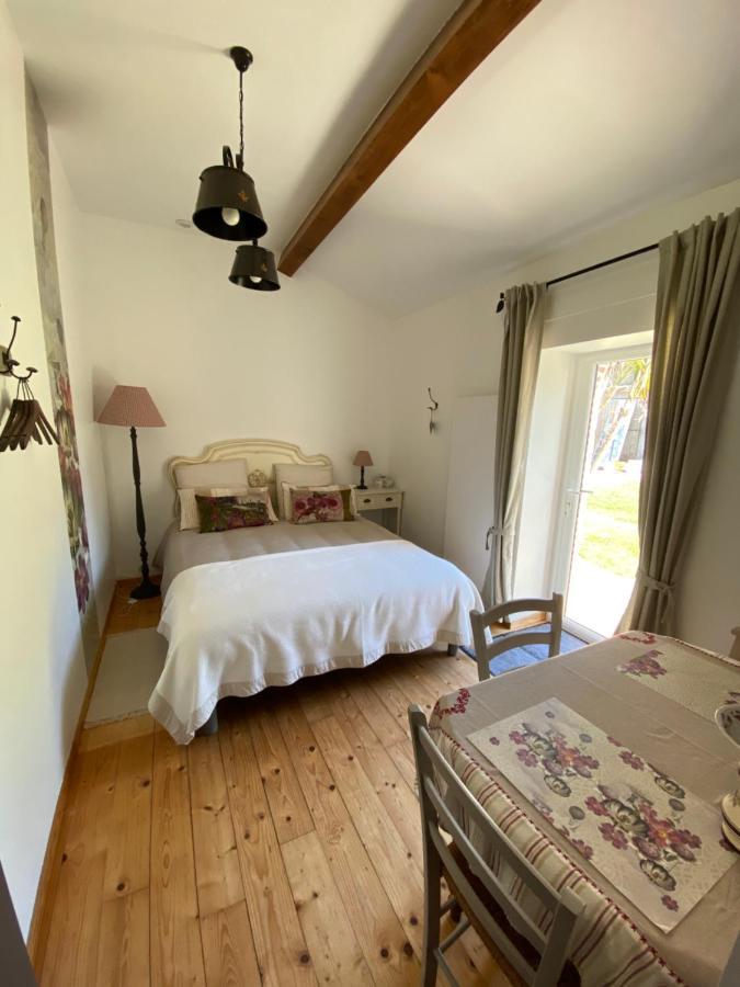 Bed and Breakfast Au Mas Retz De Jade Chauvé Esterno foto