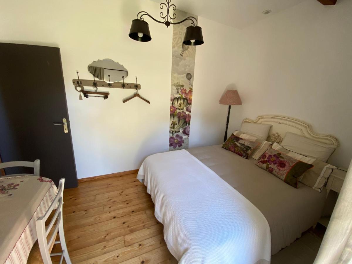 Bed and Breakfast Au Mas Retz De Jade Chauvé Esterno foto