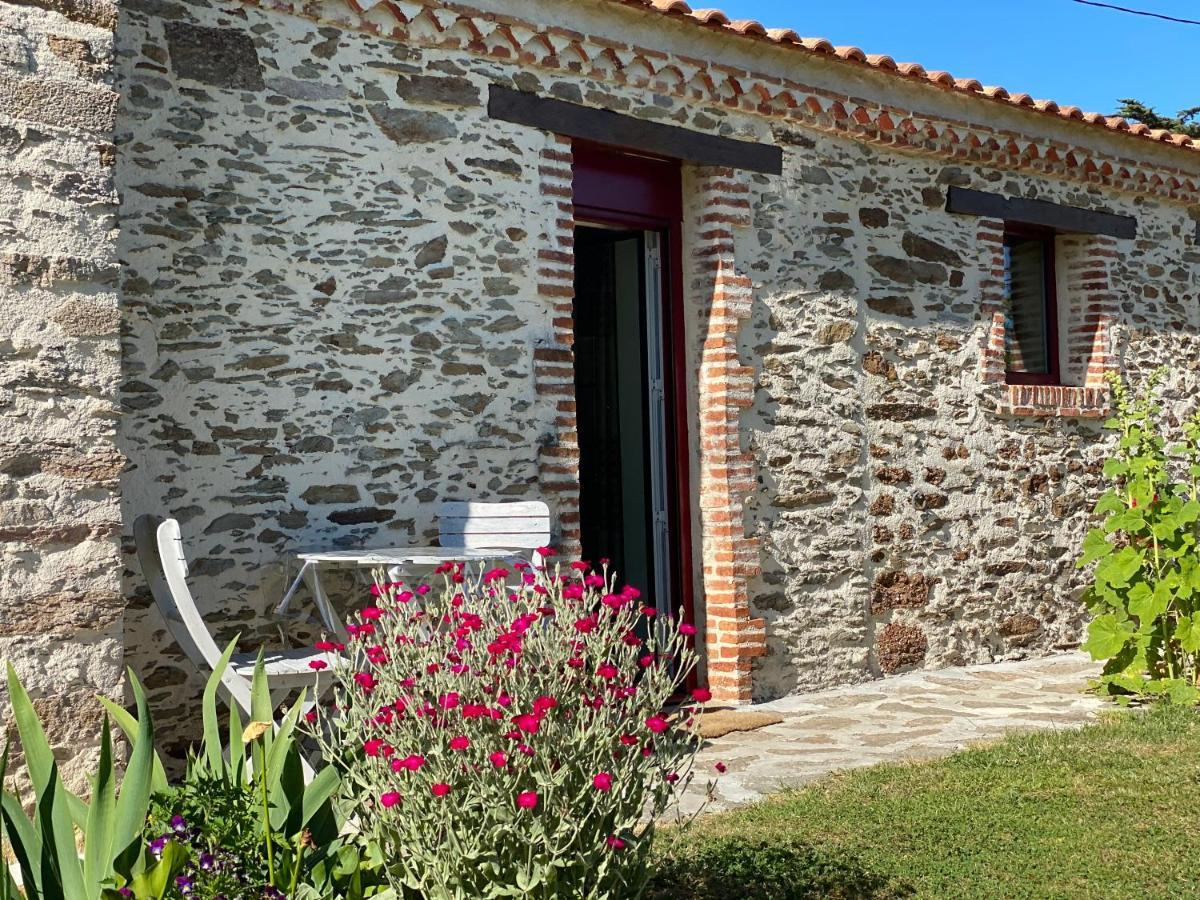 Bed and Breakfast Au Mas Retz De Jade Chauvé Esterno foto